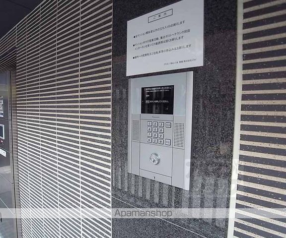 プラネシア東山三条の玄関写真