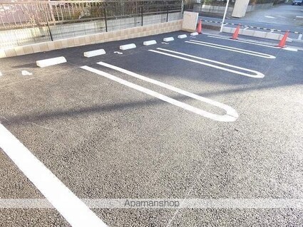 ファミール　セシル[1LDK/40.03m2]の駐車場