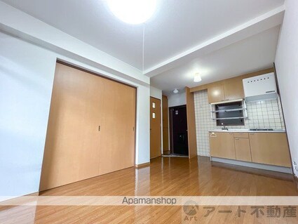 ロイヤルサンタ北久米[1DK/35.48m2]の内装2