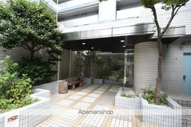 スカイコート下高井戸の玄関写真