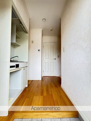 ヴィラ・ア・ラ・モード[1K/19.27m2]の玄関