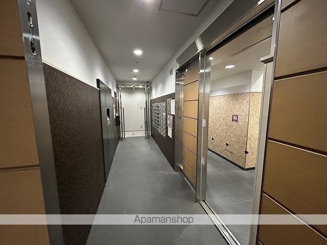 ディオレクレスト東心斎橋の玄関写真