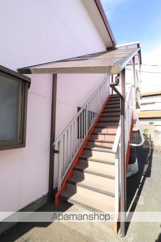 シャトル若葉の玄関写真