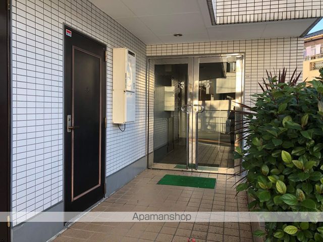 メゾンレヴェーユの玄関写真