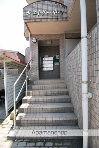 ポエトリー中村の玄関写真