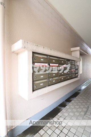 ランドール坂戸の玄関写真