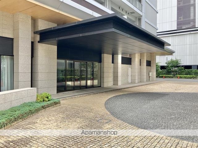 ブランズタワーみなとみらいの玄関写真