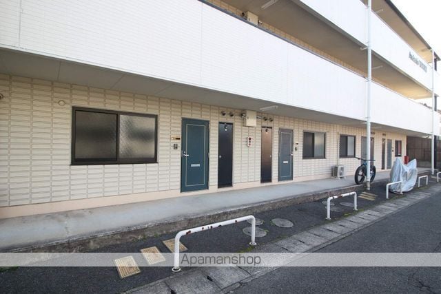アンダンテ辰巳の玄関写真