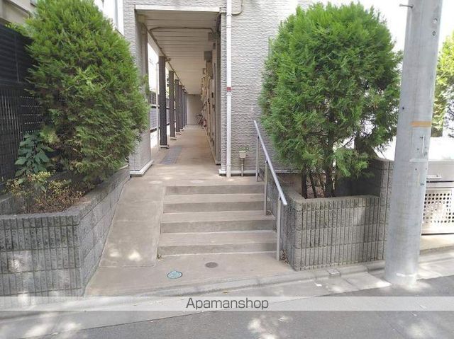 レオパレス羽根木の玄関写真