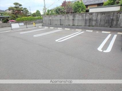 フィオーレ緑ヶ丘[1LDK/46.35m2]の駐車場2