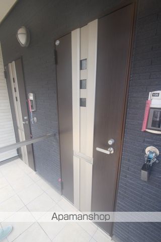 ハナミズキの玄関写真