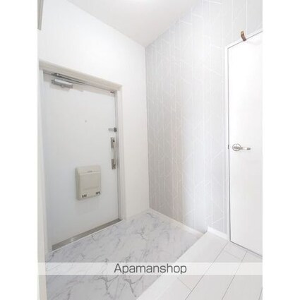 エバーグリーン鳰の浜[3LDK/72.46m2]の玄関