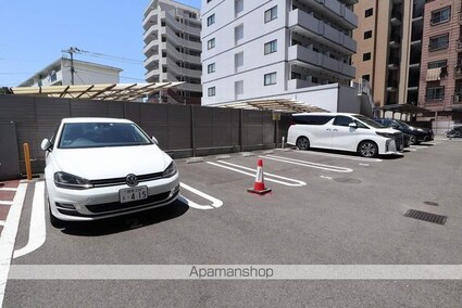 東京都日野市多摩平１丁目[1K/28.84m2]の駐車場