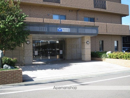 マリベール中須賀[2LDK/70m2]のエントランス