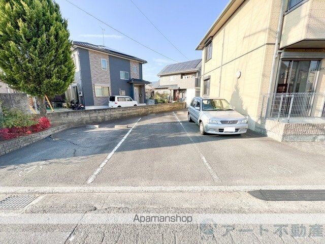 バリュージュ馬木　Ａ棟[2LDK/50.04m2]の駐車場