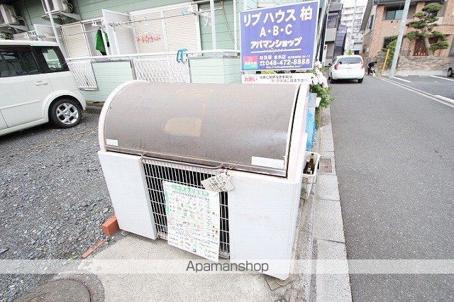 リブハウス柏Aの玄関写真