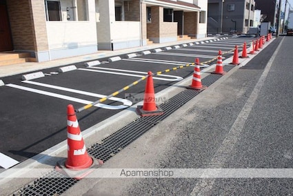 ロータス　Ｂ[1LDK/47.18m2]の駐車場2