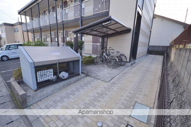 レオパレスアイリスの玄関写真
