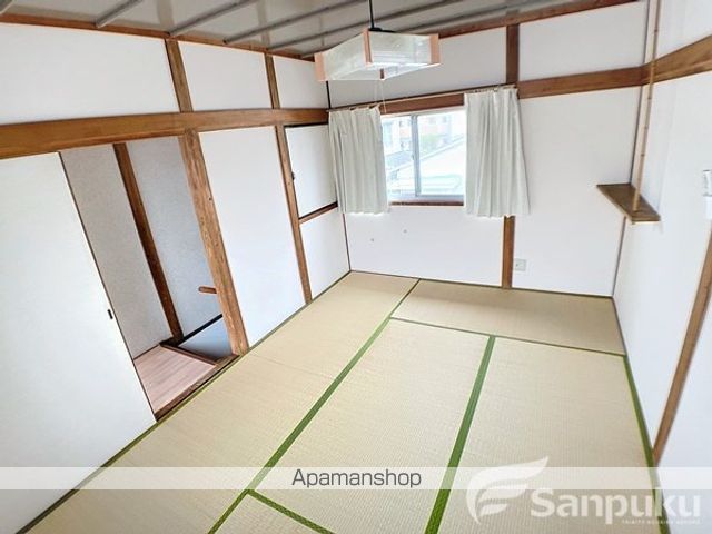 伊予鉄道横河原線 いよ立花駅 徒歩10分 2階建 築57年の内装写真