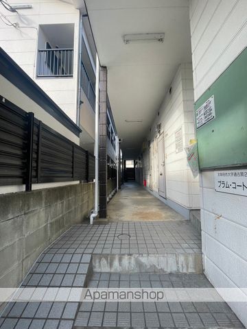 プラムコートリサの玄関写真