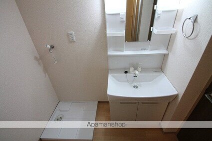 しゃんぐりらひる[2LDK/57m2]の洗面所