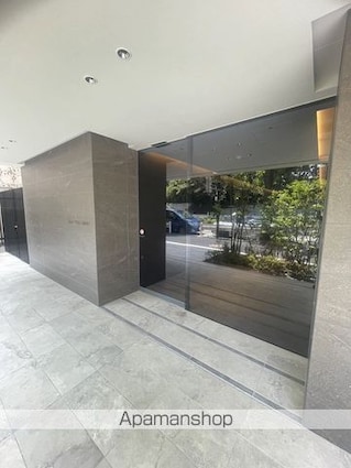 東京都港区西麻布２丁目[2LDK/58.26m2]のエントランス