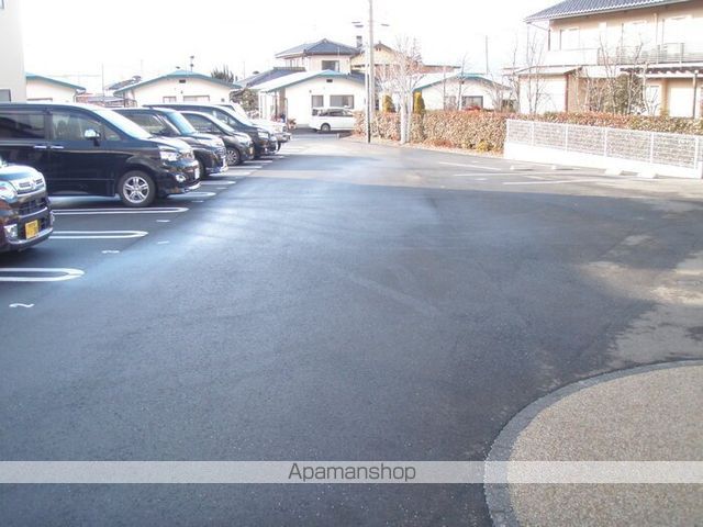 セジュール八幡イースト[2LDK/66.11m2]の駐車場