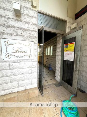 レオーネ寺田町東の玄関写真