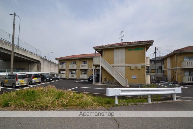 フローラ西条A棟の外観写真