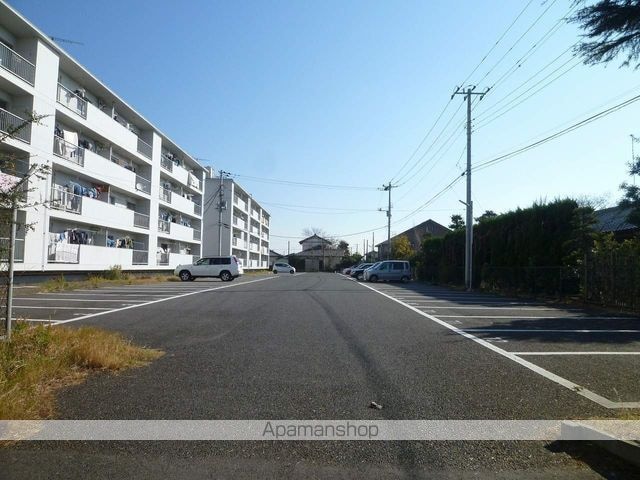 コスモシティ大野原[2DK/45.44m2]の駐車場