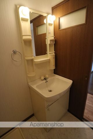 SURPLUS雨池Iの内装写真