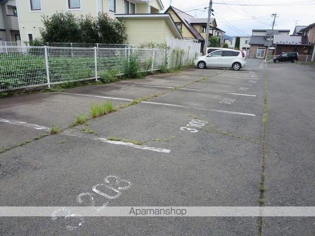 グレースヴィラ３号館[1R/28.57m2]の駐車場2