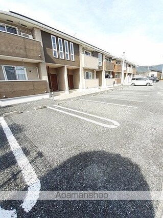 ベルビューコート花園　Ａ[2LDK/57.63m2]の駐車場