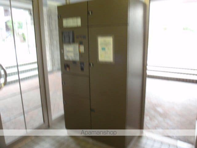ラフィーネ本郷の玄関写真