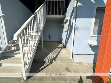 滋賀県彦根市中藪町[2LDK/50.78m2]のエントランス1