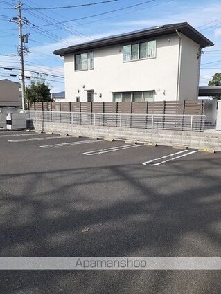 ジュネス　アイ[1LDK/44.21m2]の駐車場