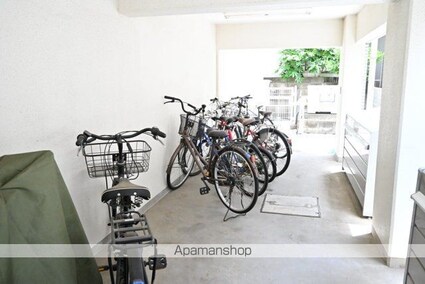 ワールドパレス永福町[1R/16.56m2]の駐車場