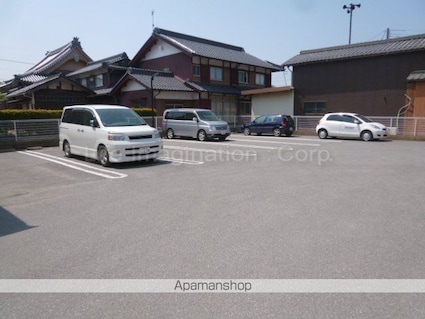 フォンテーヌ[2LDK/57.02m2]の駐車場1