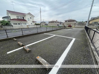 レオパレスＳＵＣＣＥＳＳ．ＡＵ[1K/19.87m2]の駐車場2