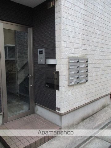 STAGE中野IIIの玄関写真