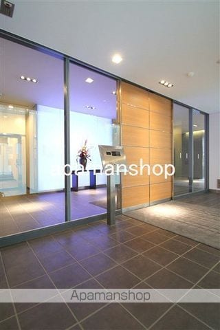 CROSSRESIDENCE大阪新町の玄関写真