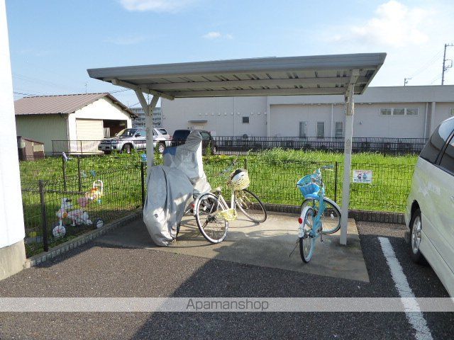 ミレニアムダイトクの玄関写真