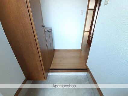 メゾン中村[2LDK/56.51m2]の玄関