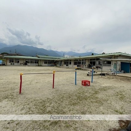 ＰＡＬＡＣＥ　ＢＬＵＥ　ＳＫＹ　Ａ[2DK/45.5m2]の周辺6