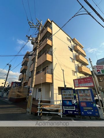 小松里マンションの外観写真