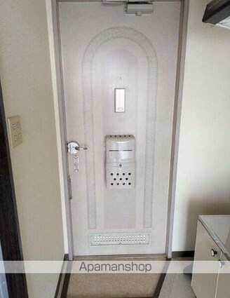 フォブール間嶋[1K/18.27m2]の玄関