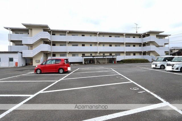 榎本マンションの外観写真