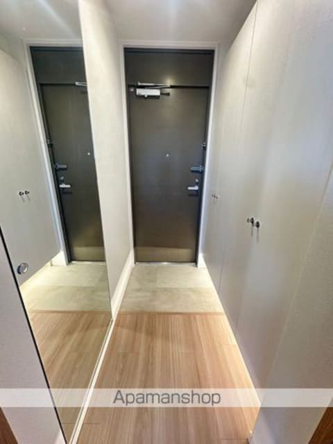 ＨＦ駒沢公園レジデンスＴＯＷＥＲ[1R/33.5m2]の玄関