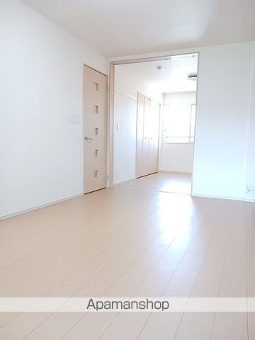 コッティ クワハラIの内装写真
