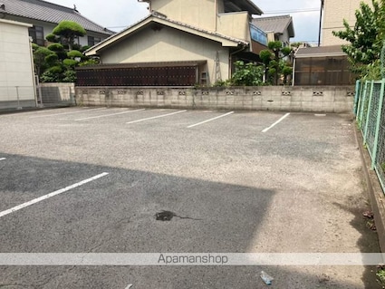明和マンション[2DK/30.4m2]の駐車場1
